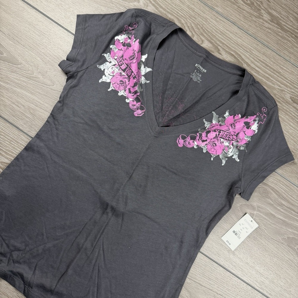 Express Women's Punk Rose Graphic Short Sleeve V Neck Tee Black Large New